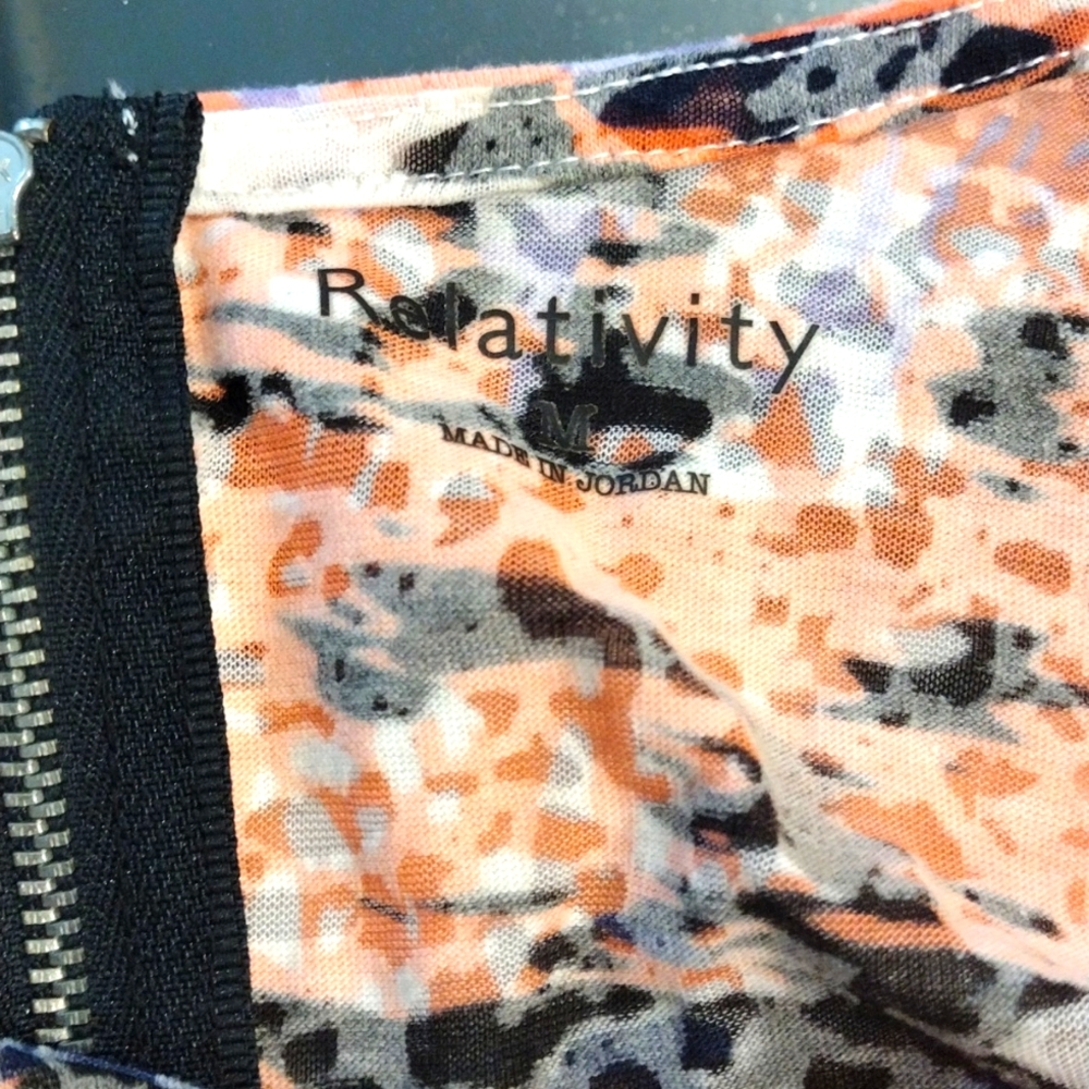 RELATIVITY Women's Sz M Zipper Back Athletic Leisure Gym Wear Tank Top Light EUC